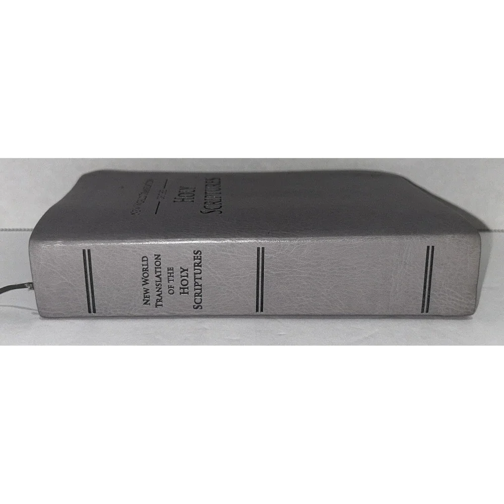 New World‎ Translation of the Holy Scriptures Watch Tower Bible 2013 Small